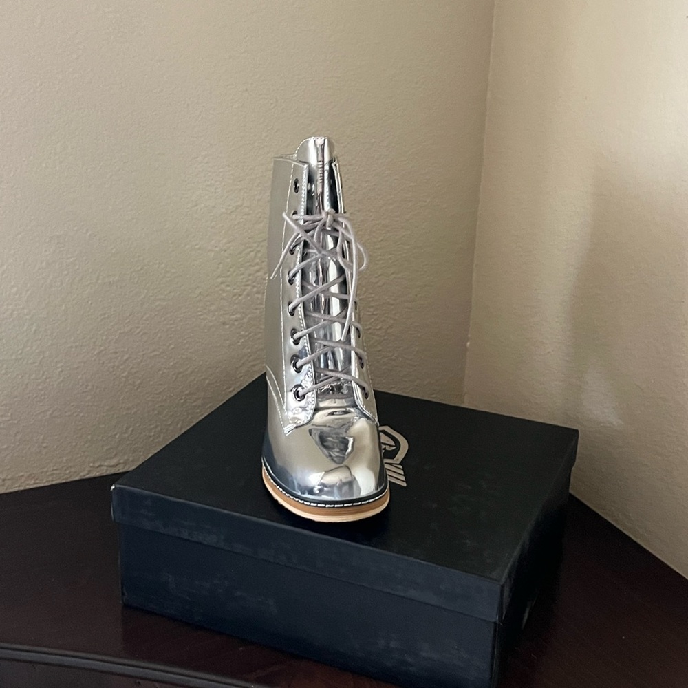 Metallic silver combat boots heels - Picture 5 of 7